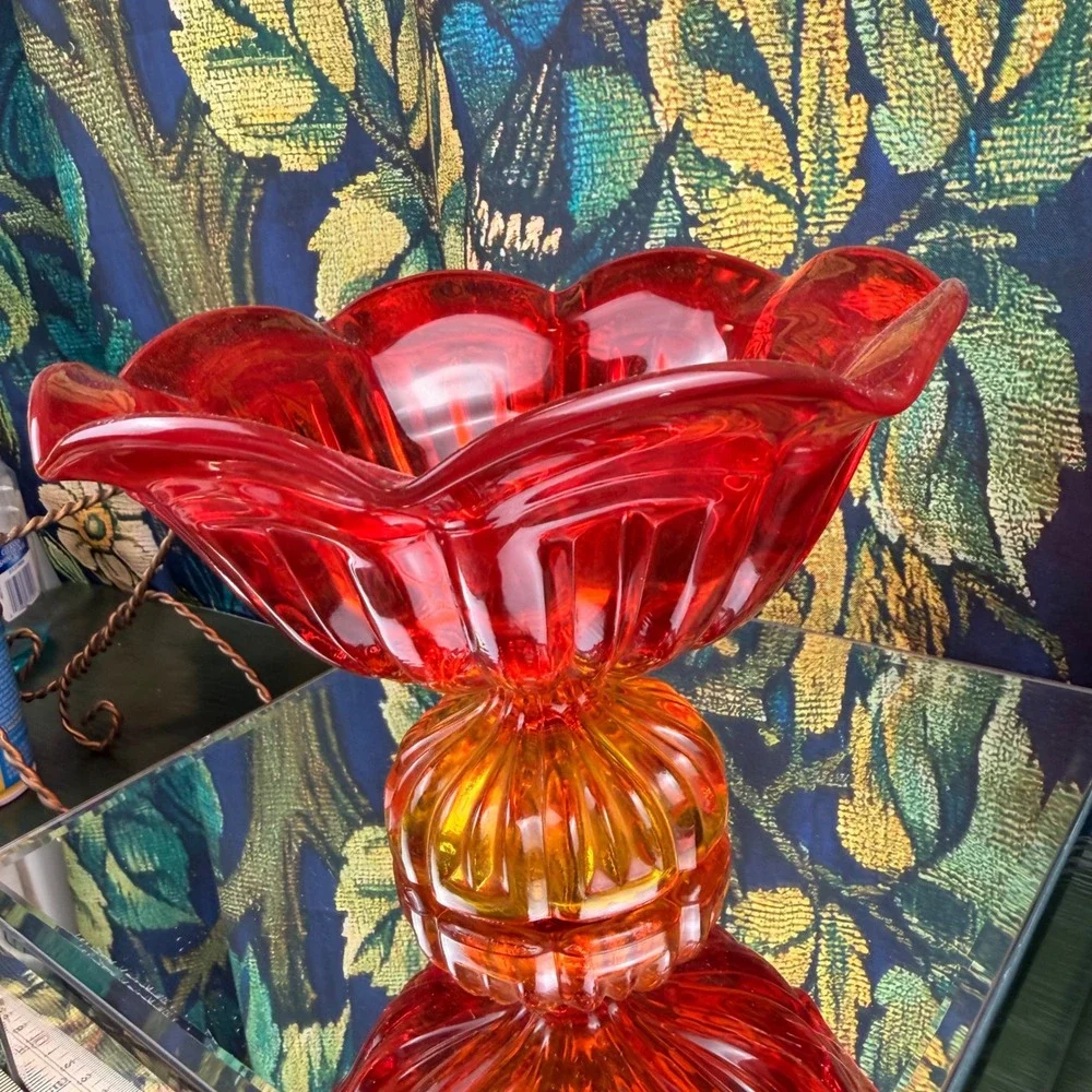 L.E. Smith Amberina Glass‎ Pedestal Bowl MCM Scalloped Ribbed Red Orange Vintage
